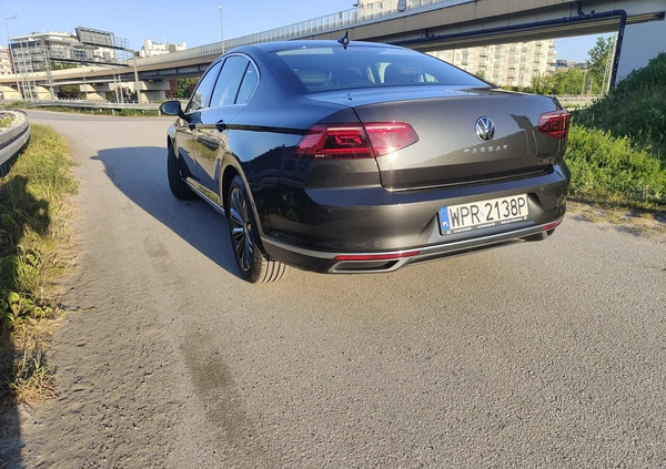 Volkswagen Passat cena 130000 przebieg: 88400, rok produkcji 2021 z Warszawa małe 742